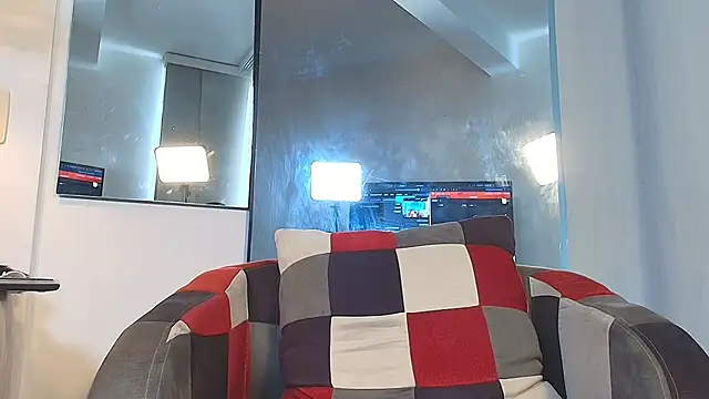 emma hearths online show from October 31, 4:03 pm