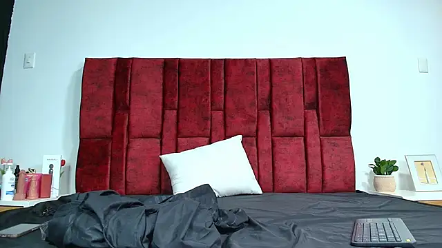 emma hearths online show from November 20, 8:42 pm