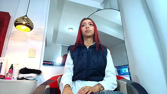 emma hearths online show from November 12, 6:45 pm