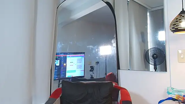 emma hearths online show from November 5, 7:28 pm