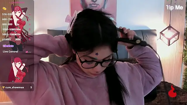Snapshot of Evaa_rosee_ chatting on October 8, 11:45 am Evaa rosee online show from October 8, 11:45 am