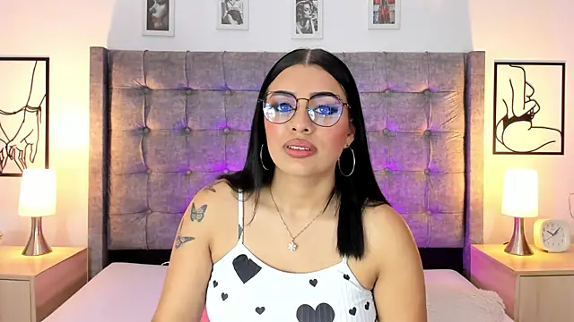 Linda Fosterr online show from November 25, 3:07 am