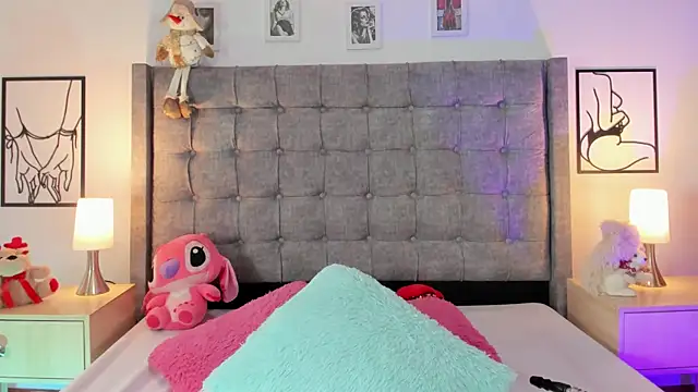 Linda Fosterr online show from December 20, 7:28 pm