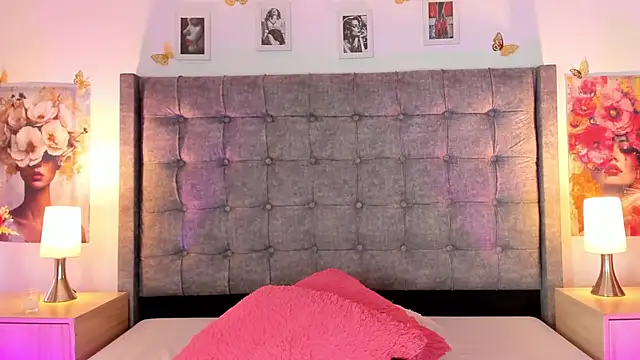 Linda Fosterr online show from March 9, 8:12 pm