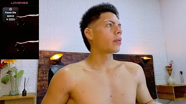 JhosuaVega online show from October 23, 9:13 pm