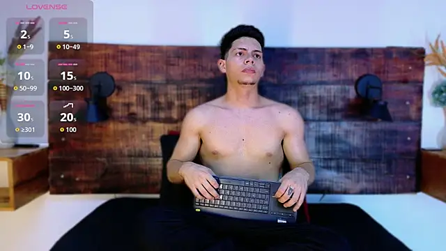 JhosuaVega online show from February 13, 1:38 am