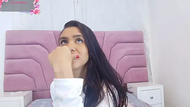 miajhonsonx online show from March 24, 3:12 pm