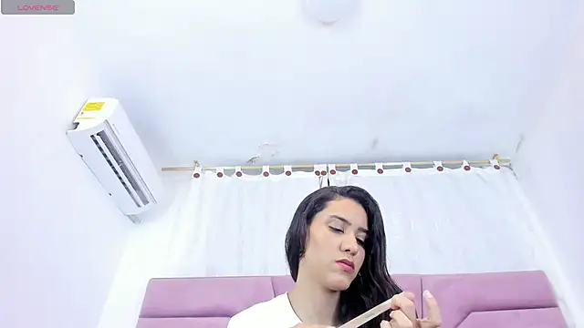 Snapshot of miajhonsonx chatting on May 7, 1:47 pm miajhonsonx online show from May 7, 1:47 pm