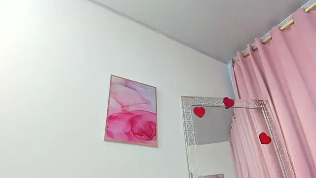 Snapshot of miajhonsonx chatting on June 3, 2:18 pm miajhonsonx online show from June 3, 2:18 pm