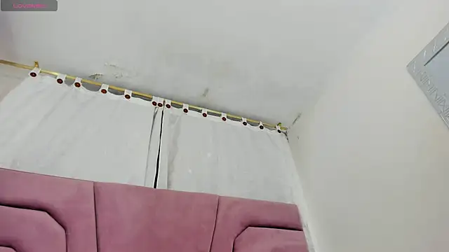 Snapshot of miajhonsonx chatting on May 8, 2:43 pm miajhonsonx online show from May 8, 2:43 pm
