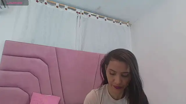 miajhonsonx online show from April 8, 1:45 pm