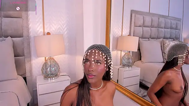 DakotaWangi online show from April 7, 3:52 am