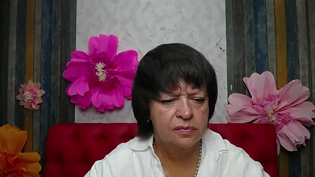 Snapshot of MaltaFora chatting on October 3, 11:01 am MaltaFora online show from October 3, 11:01 am