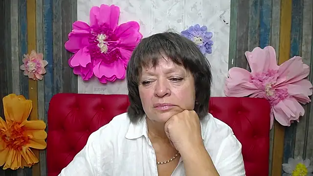 Snapshot of MaltaFora chatting on October 5, 11:12 am MaltaFora online show from October 5, 11:12 am