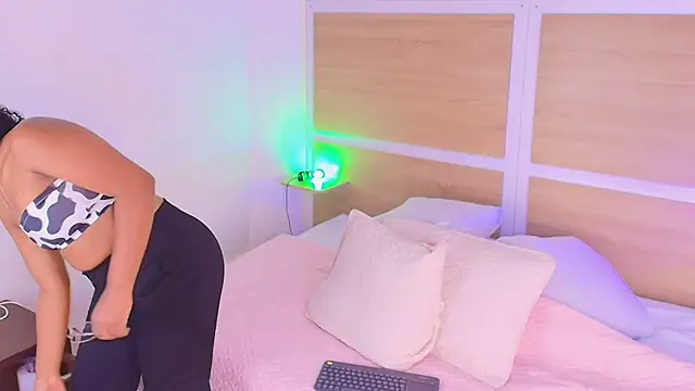 ValeryCortezm online show from February 27, 1:00 pm