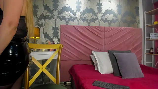 Snapshot of VictoriaQueen_Fg chatting on November 5, 12:52 pm VictoriaQueen Fg online show from November 5, 12:52 pm