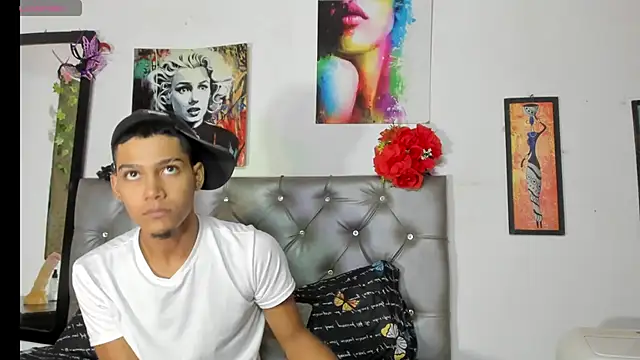 xxKamadevaxx online show from May 13, 12:34 pm
