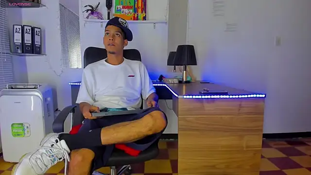 Snapshot of xxKamadevaxx chatting on November 7, 12:53 pm xxKamadevaxx online show from November 7, 12:53 pm