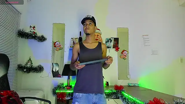 Snapshot of xxKamadevaxx chatting on December 2, 12:40 pm xxKamadevaxx online show from December 2, 12:40 pm