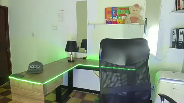 Snapshot of xxKamadevaxx chatting on November 14, 1:15 pm xxKamadevaxx online show from November 14, 1:15 pm