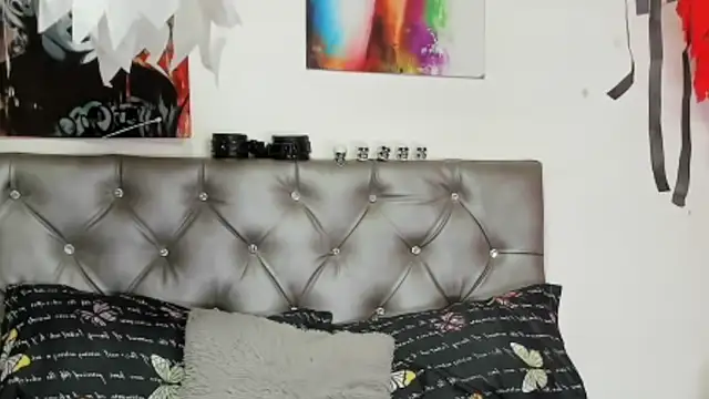 Snapshot of xxKamadevaxx chatting on October 19, 12:41 pm xxKamadevaxx online show from October 19, 12:41 pm