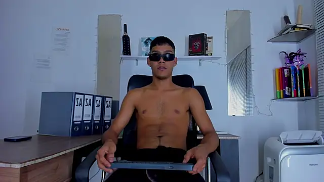 xxKamadevaxx online show from February 11, 7:25 pm