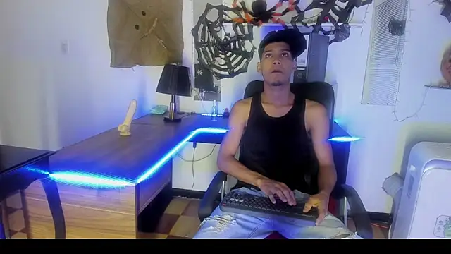 Snapshot of xxKamadevaxx chatting on October 30, 12:25 pm xxKamadevaxx online show from October 30, 12:25 pm