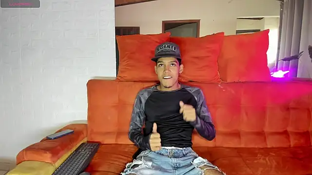 Snapshot of xxKamadevaxx chatting on October 27, 12:39 pm xxKamadevaxx online show from October 27, 12:39 pm