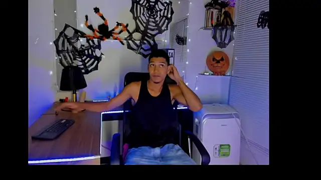 Snapshot of xxKamadevaxx chatting on October 16, 12:24 pm xxKamadevaxx online show from October 16, 12:24 pm