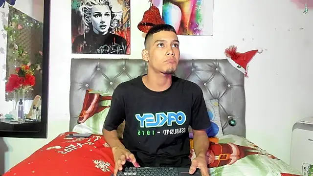 Snapshot of xxKamadevaxx chatting on December 4, 12:37 pm xxKamadevaxx online show from December 4, 12:37 pm