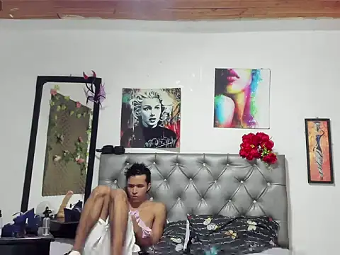 xxKamadevaxx online show from May 21, 12:46 pm