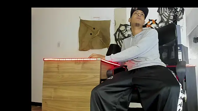 Snapshot of xxKamadevaxx chatting on October 26, 1:55 pm xxKamadevaxx online show from October 26, 1:55 pm