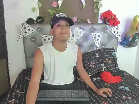 xxKamadevaxx online show from June 26, 1:28 pm