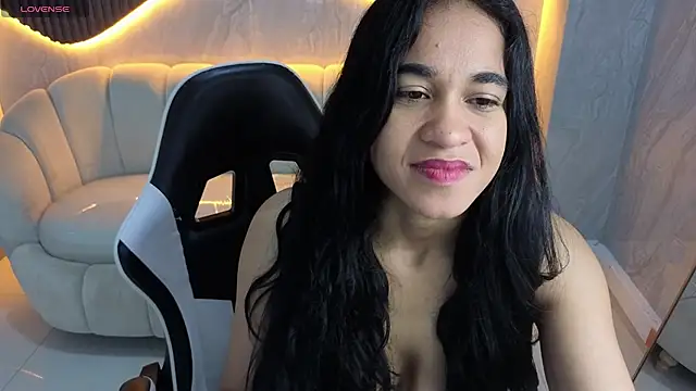 Maia Tx online show from November 17, 1:04 pm