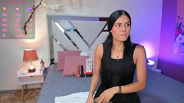 Isa Rouse   online show from October 15, 2:32 am