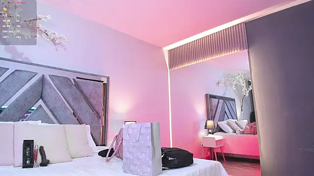 Isa Rouse   online show from November 25, 2:12 am