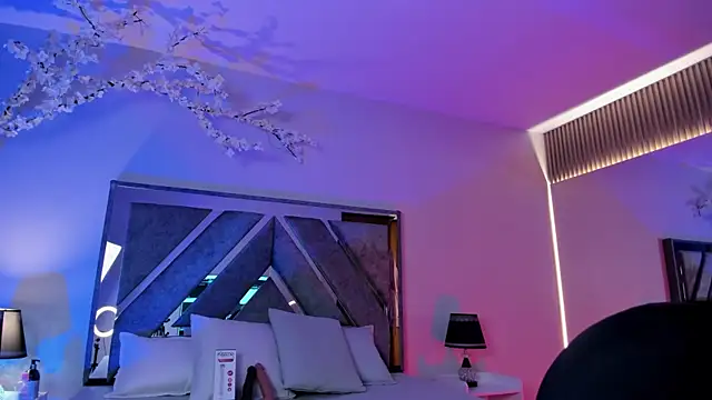 Isa Rouse   online show from November 12, 2:59 am