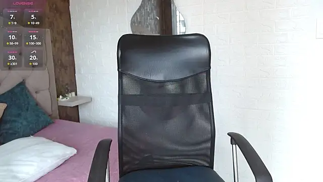 daphne walton online show from November 16, 2:33 pm