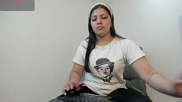 Snapshot of Shantal__G chatting on December 1, 4:19 pm Shantal G online show from December 1, 4:19 pm