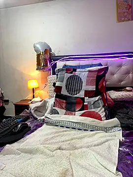 Snapshot of Emma__Fox_ chatting on October 2, 5:05 pm Emma Fox online show from October 2, 5:05 pm