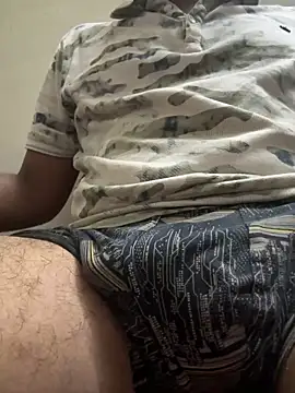 Snapshot of engineerboy14 chatting on September 12, 6:40 pm engineerboy14 online show from September 12, 6:40 pm