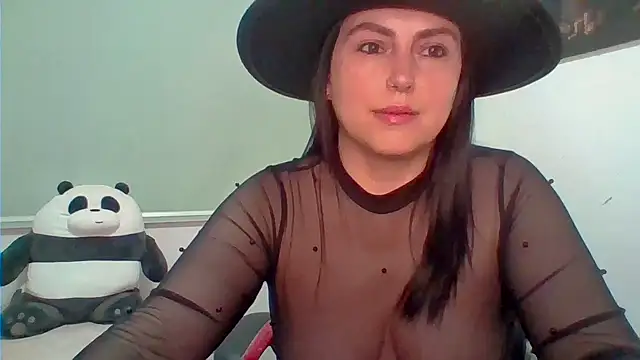 Snapshot of Venusina_07 chatting on February 22, 9:22 am Venusina 07 online show from February 22, 9:22 am