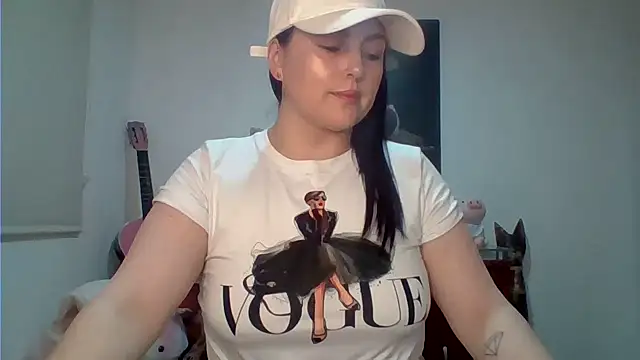 Snapshot of Venusina_07 chatting on May 10, 2:04 am Venusina 07 online show from May 10, 2:04 am