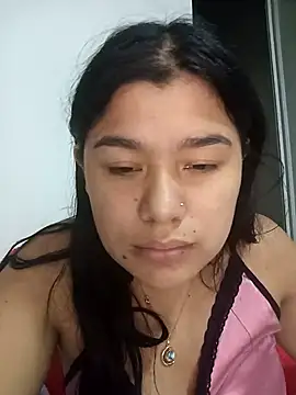 Snapshot of April_Becker chatting on December 4, 3:05 am April Becker online show from December 4, 3:05 am