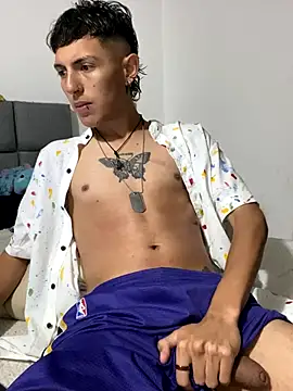 NaytonFreeman online show from September 18, 2:25 am