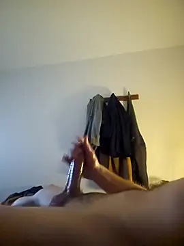 Snapshot of MrWest1887 chatting on December 19, 3:10 am MrWest1887 online show from December 19, 3:10 am