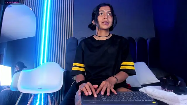 Snapshot of Keila_Fg chatting on October 24, 7:57 pm Keila Fg online show from October 24, 7:57 pm