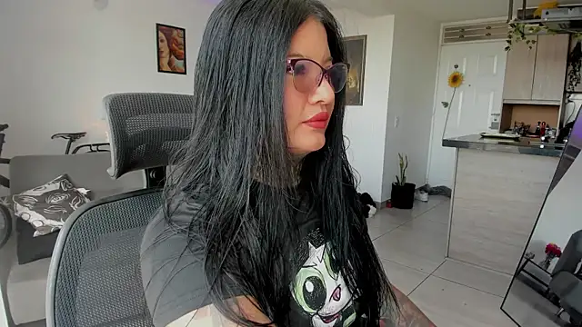 Snapshot of Unatatuada chatting on June 23, 7:01 pm Unatatuada online show from June 23, 7:01 pm