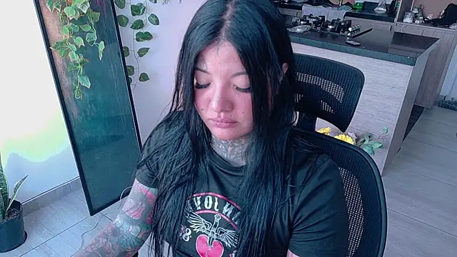 Unatatuada online show from November 10, 8:14 pm