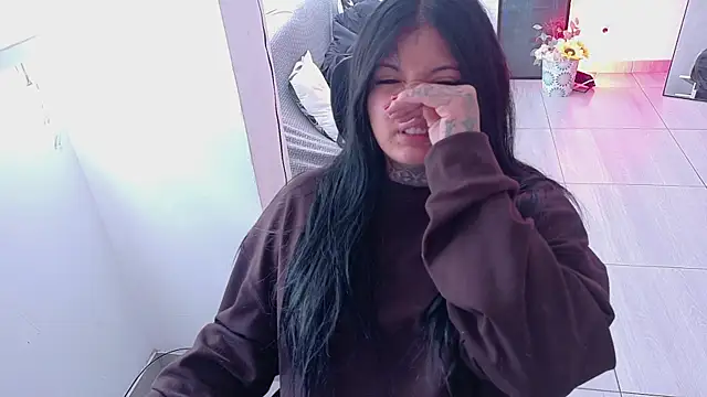 Unatatuada online show from October 24, 7:35 pm